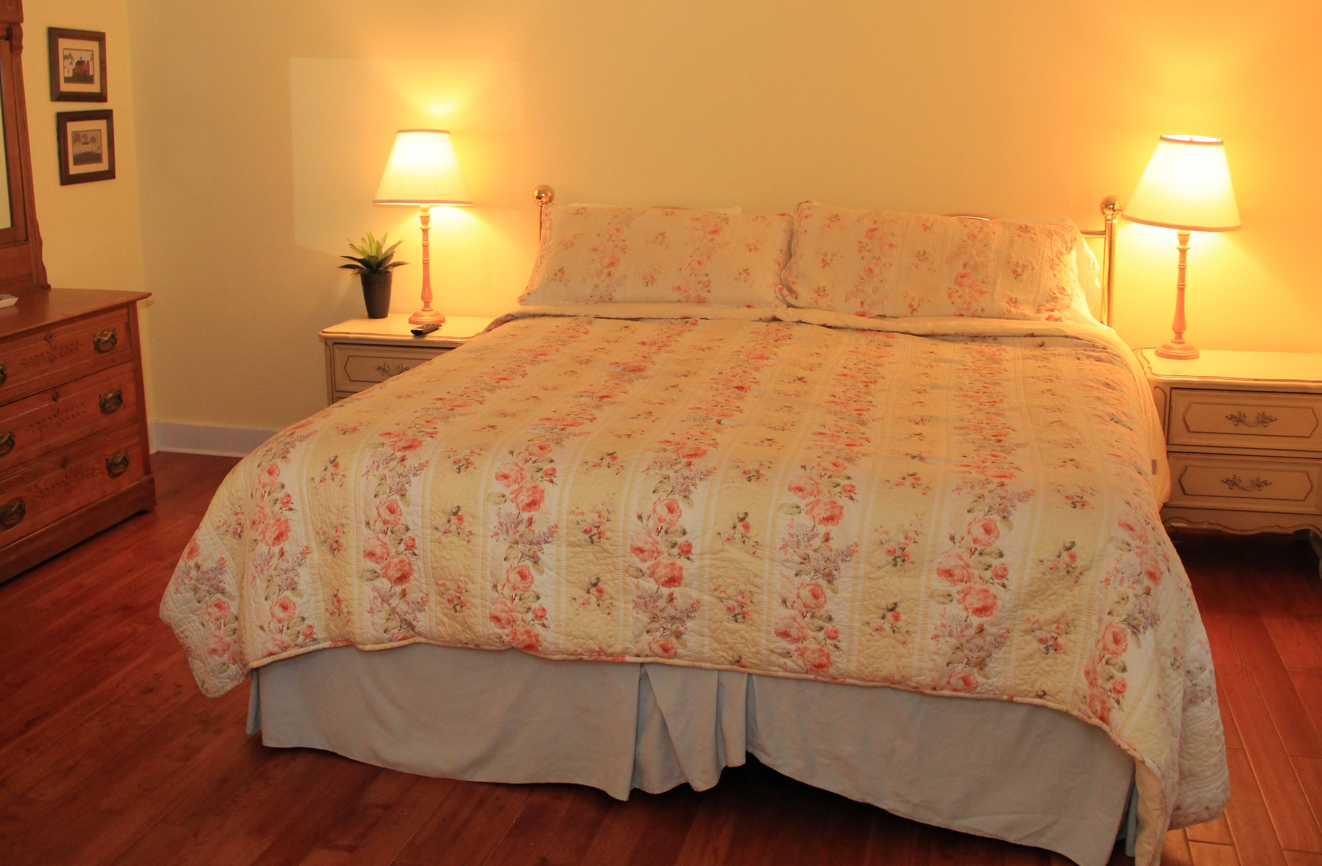 An Inn bedroom
